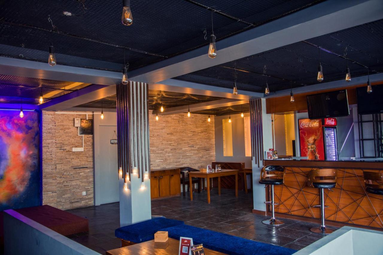 Kotee Home Hotel Похара Екстериор снимка