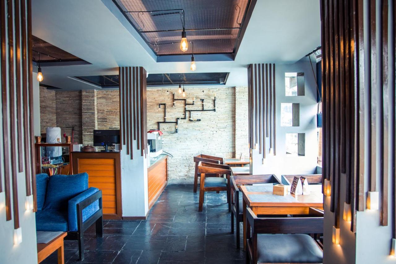 Kotee Home Hotel Похара Екстериор снимка