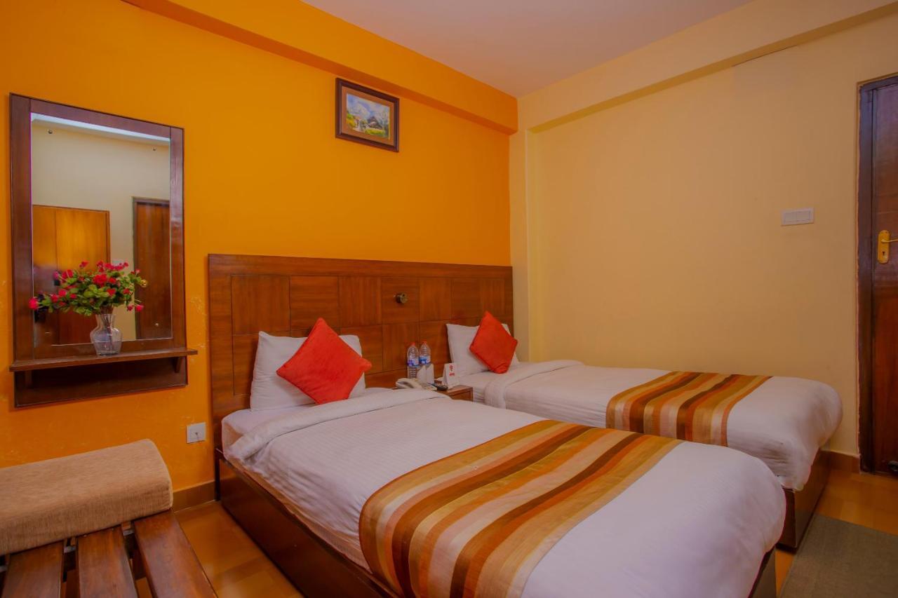 Kotee Home Hotel Похара Екстериор снимка